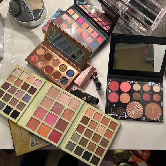 Bundle of Kylie Jenner, dose of colors, pixi, ofra - Picture 2 of 2